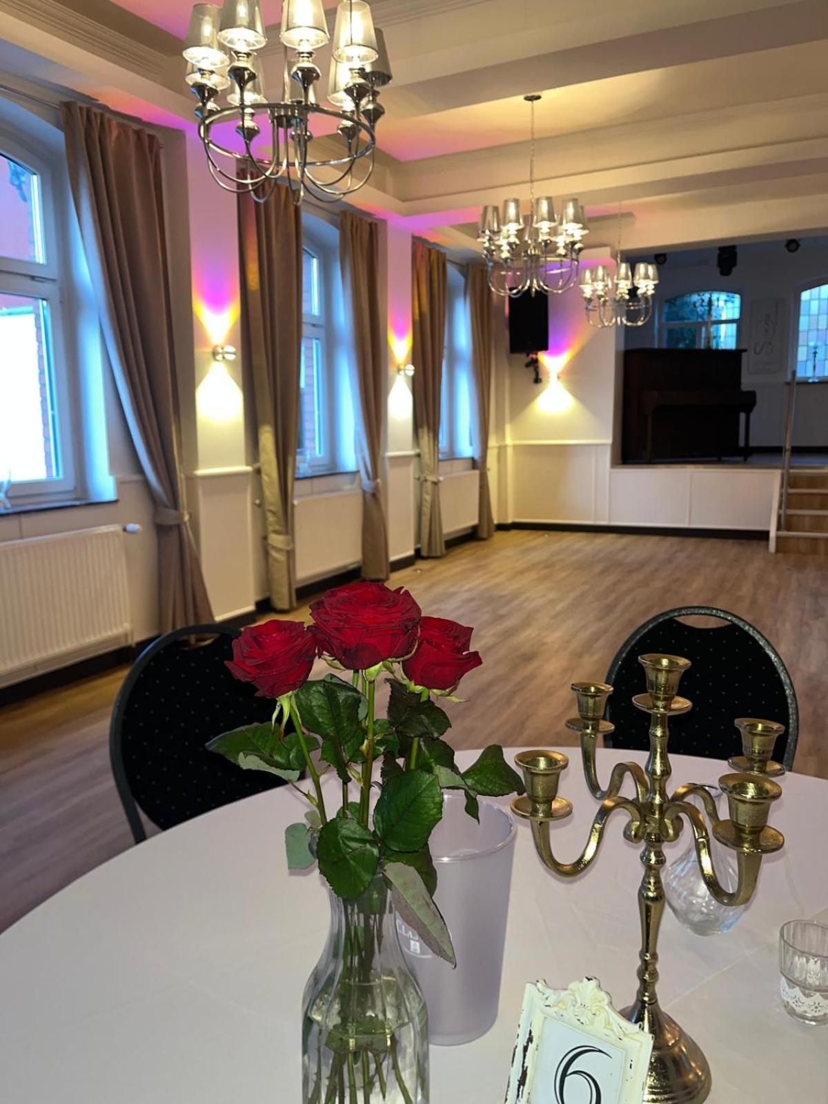 Zur Sonne "Gasthaus-Bar-Events" Poppenhausen Bagian luar foto