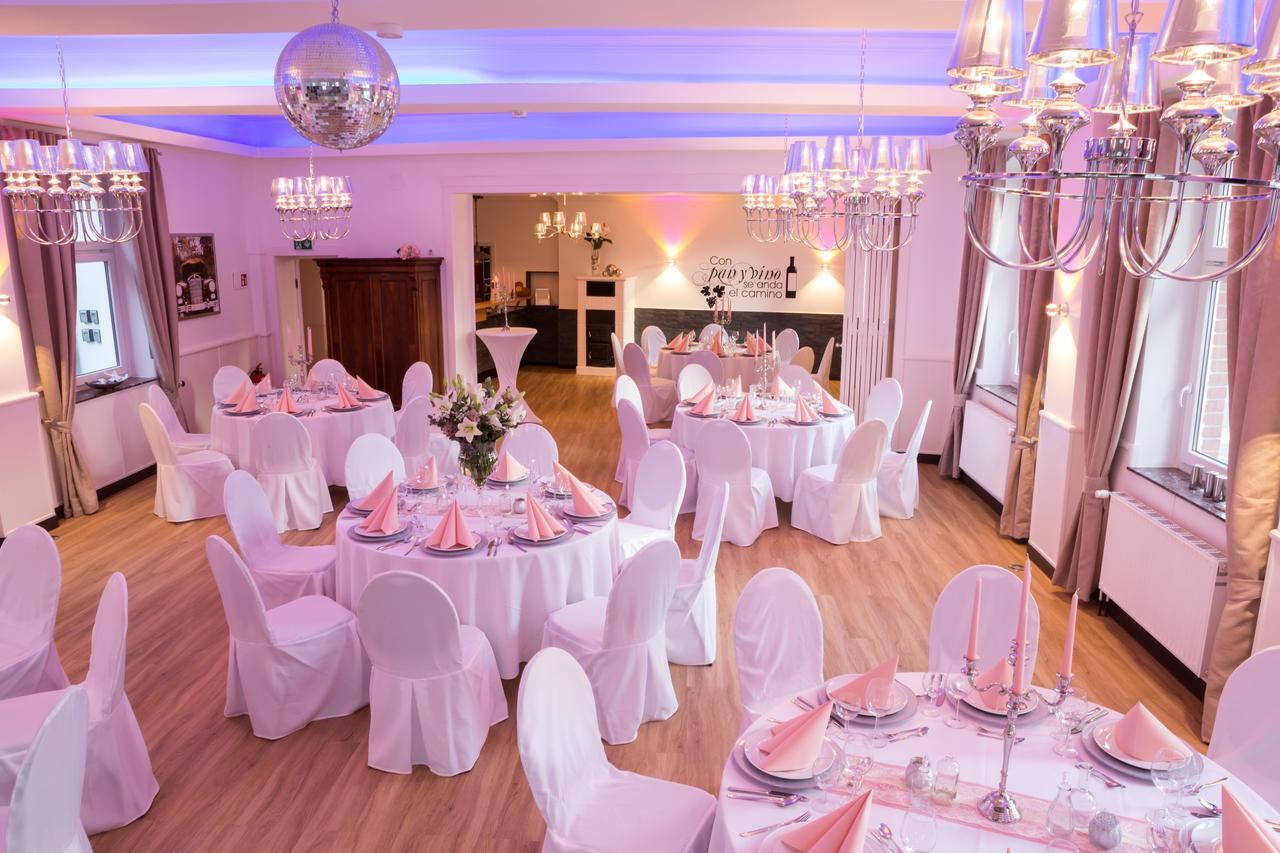 Zur Sonne "Gasthaus-Bar-Events" Poppenhausen Bagian luar foto